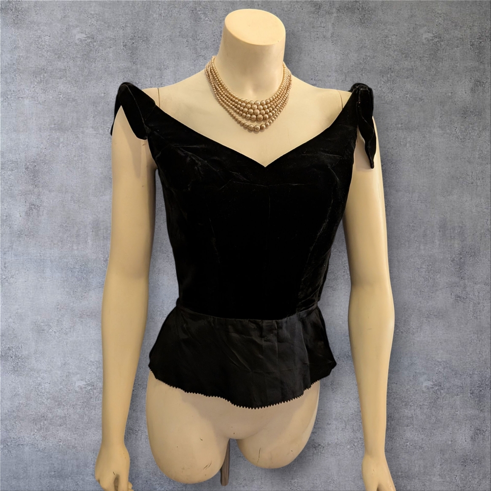 Elegant Vintage 1950s Black Velvet Women's Top Party Glam! Bust: 34.5"